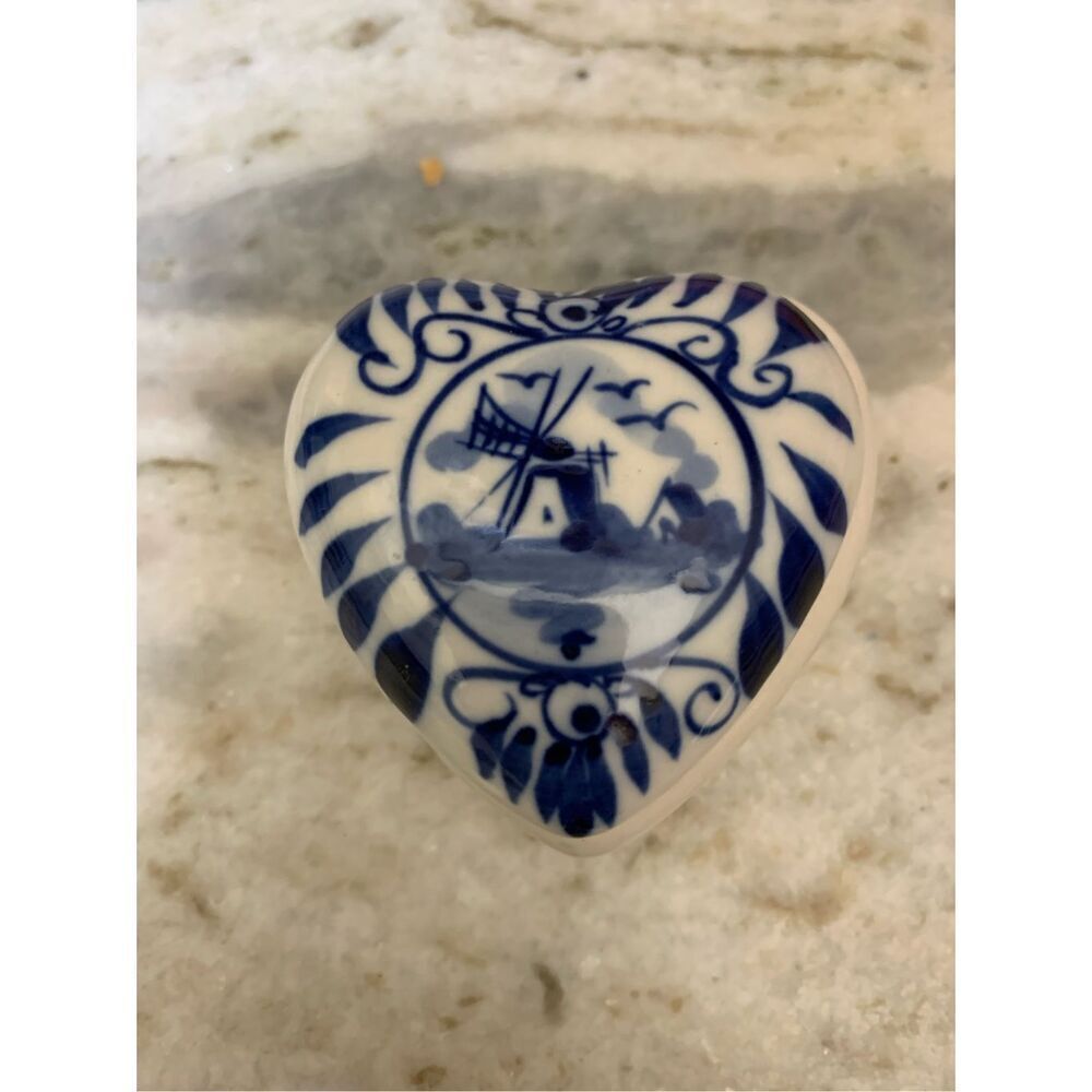 Delft Blue Vintage Heart Trinket Box #heart porcelain #windmill #handpainted